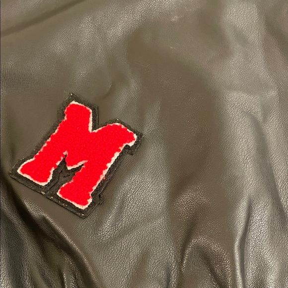 AKIRA Black Logo Tag Crewneck Sweatshirt - Picture 3 of 6